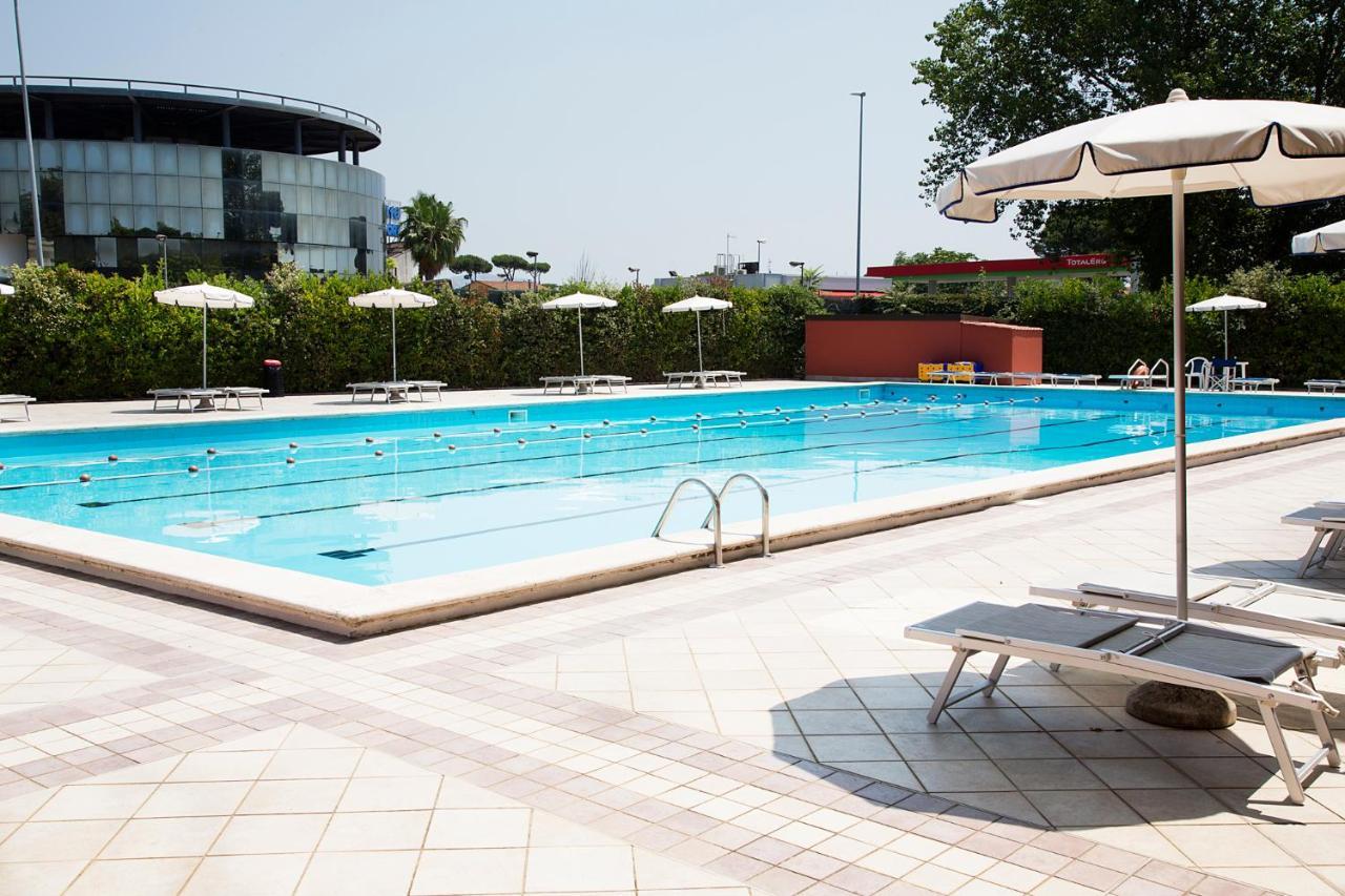 Hotel Camping Versilia Mare Lido di Camaiore Exterior foto