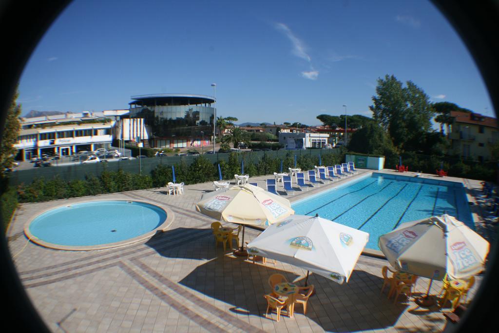 Hotel Camping Versilia Mare Lido di Camaiore Exterior foto
